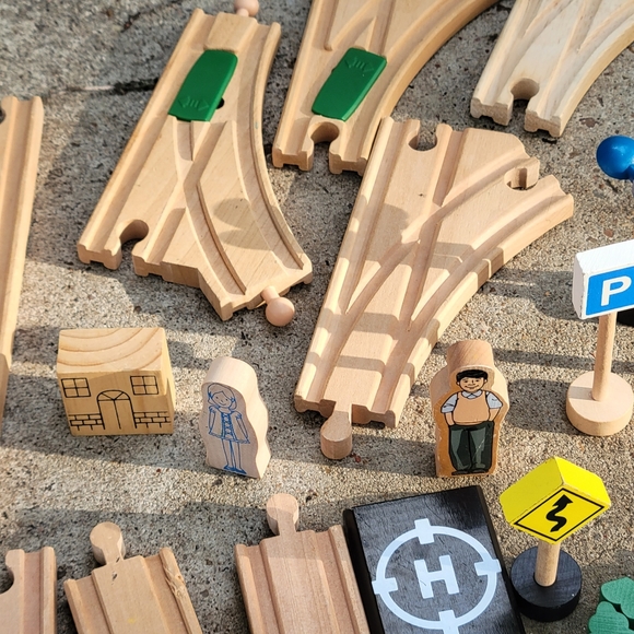 Wood Train Set - Picture 3 of 15